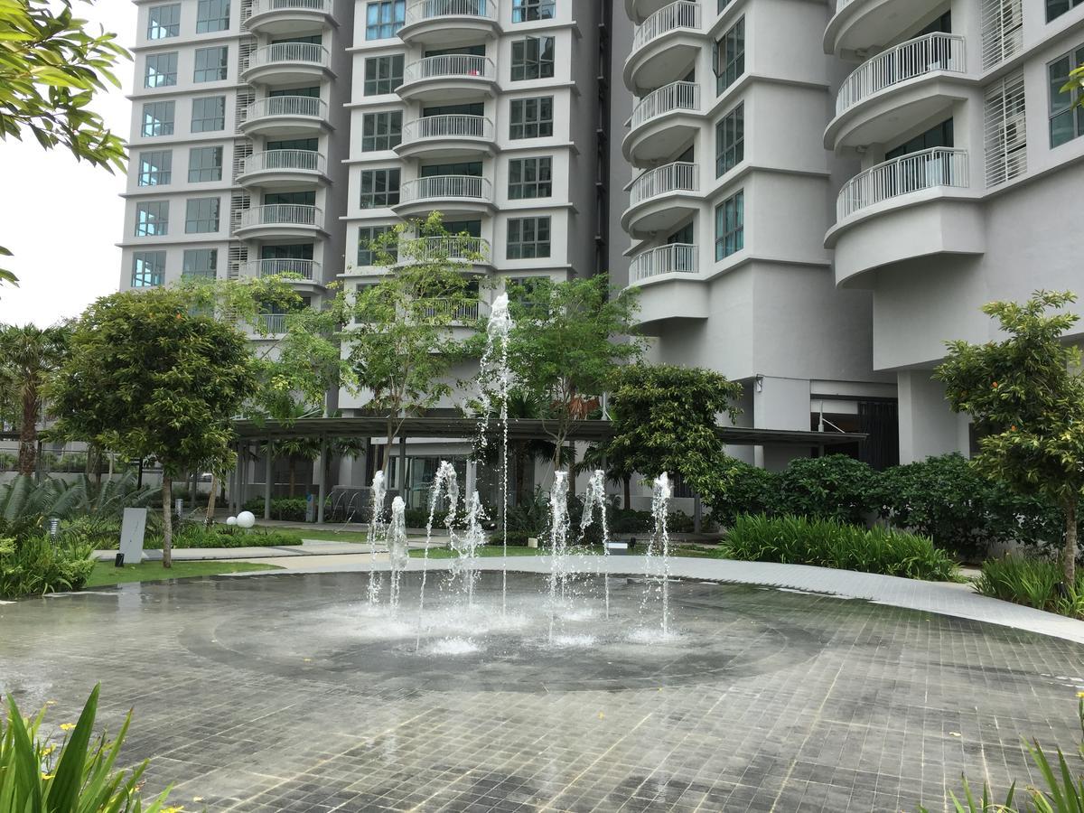 Teega Residence @ Cosy Seafront Living 누사자야 외부 사진