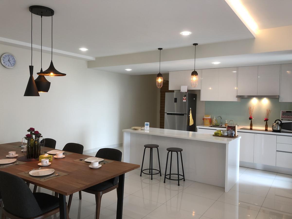 Teega Residence @ Cosy Seafront Living 누사자야 외부 사진