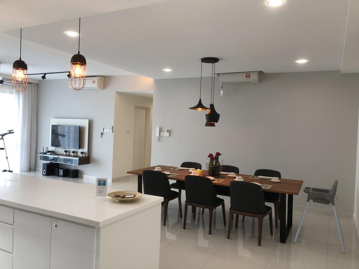 Teega Residence @ Cosy Seafront Living 누사자야 외부 사진