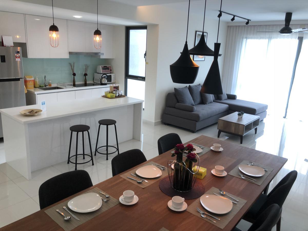 Teega Residence @ Cosy Seafront Living 누사자야 외부 사진