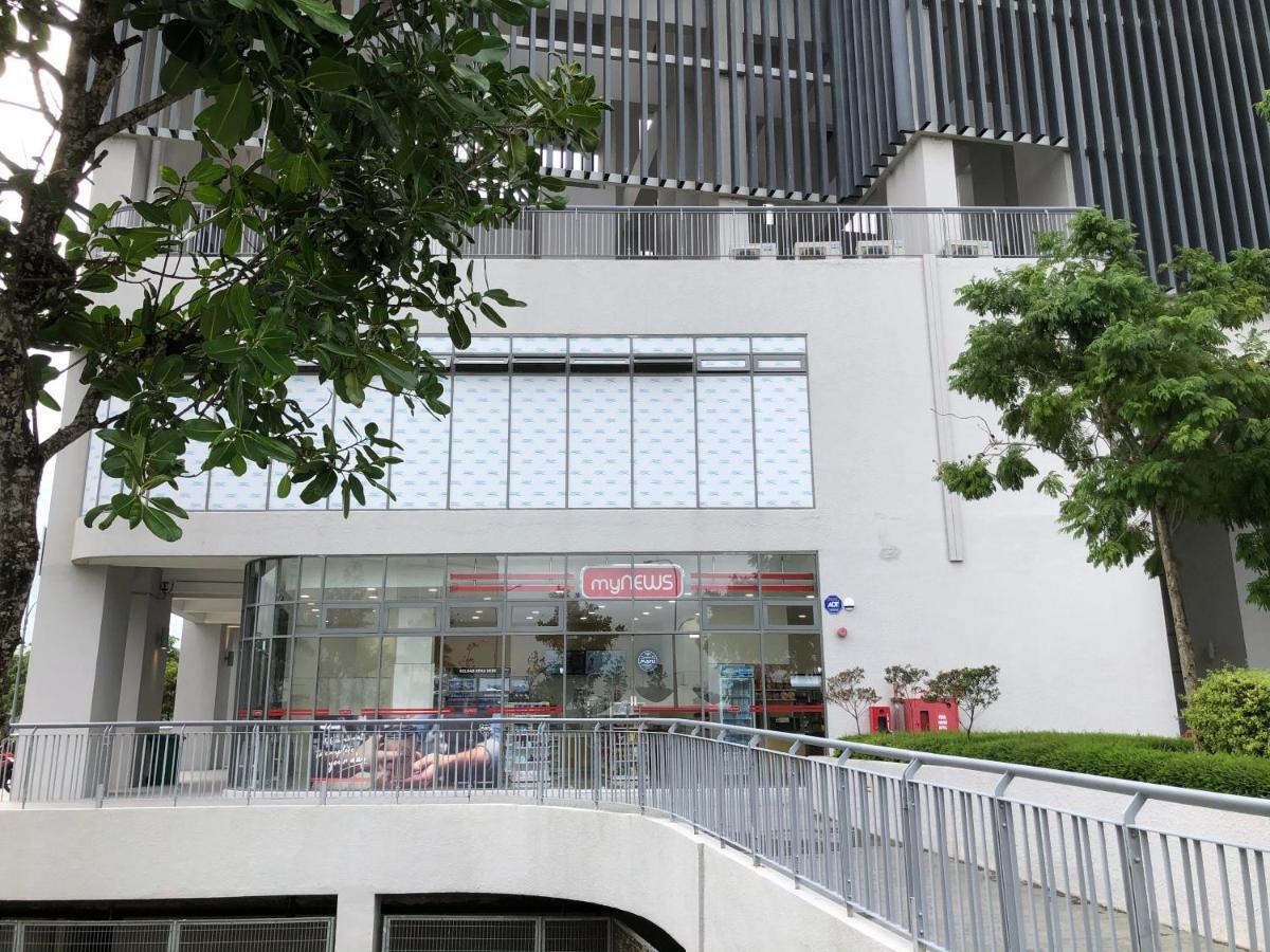 Teega Residence @ Cosy Seafront Living 누사자야 외부 사진